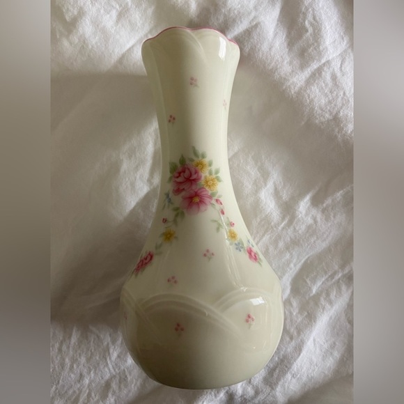 🌷All 5 Floral Vases For One $-Unique & Perfect- When 1 Sells this Listings Gone - Picture 13 of 16